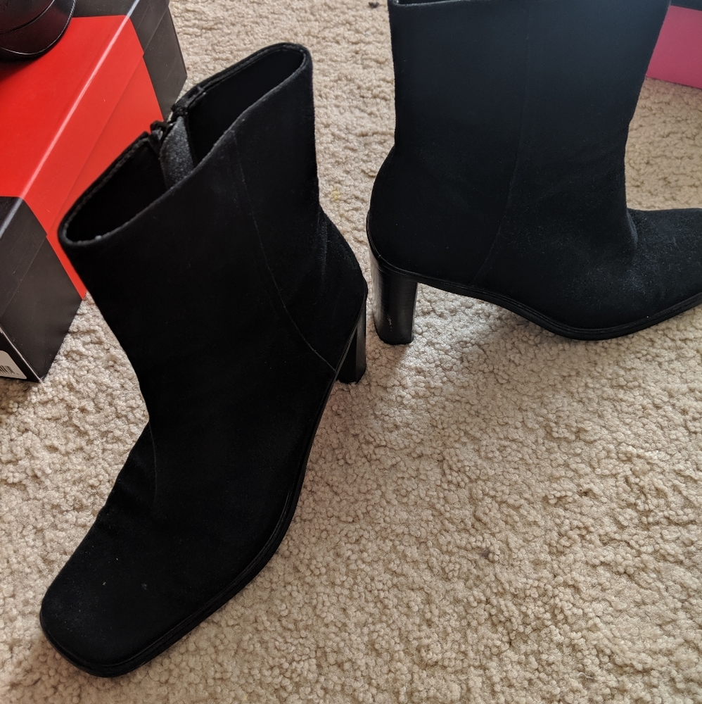 Lord and Taylor Leather booties